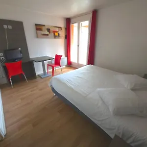 *** شقة فندقية Geneva فرنسا